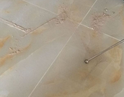 宁强瓷砖空鼓维修公司分享粘合剂选择不当在瓷砖铺贴过程中可能导致以下问题